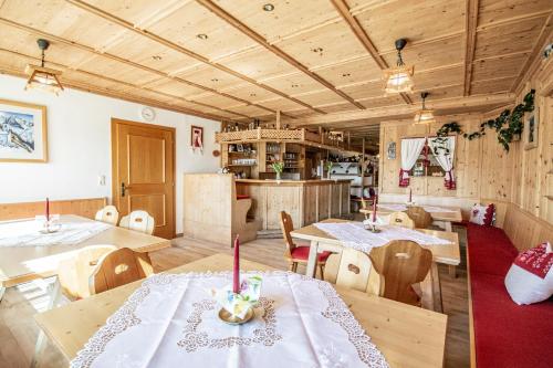 Restaurant o un lloc per menjar a Alpengasthof Eppensteiner