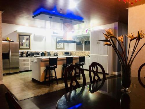 Gallery image of Seacliff Suites Hotel and Resort in Pinamalayan