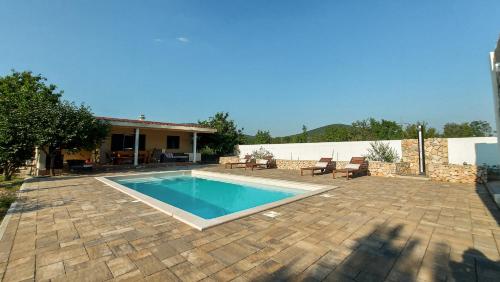 Πισίνα στο ή κοντά στο Villa Legacy