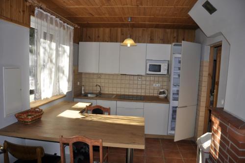 Dapur atau dapur kecil di Domki Baryła z Sauna i Basenem