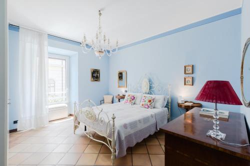 Classic apartment near the Colosseum