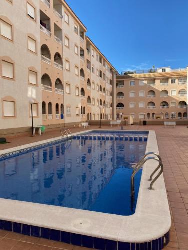 Amazing 2-bedrooms apartment with pool Torrevieja center