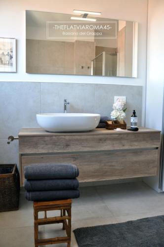 Ένα μπάνιο στο The flat via roma 45
