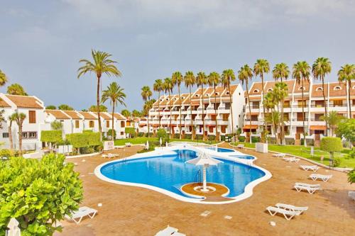 Parque Santiago II, Playa de Las Americas