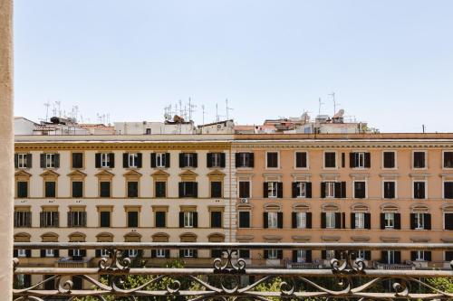 Elegante e classico attico con terrazzo privato vicino al Vaticano