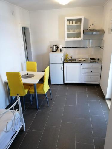 Dapur atau dapur kecil di Apartmani Skalinada