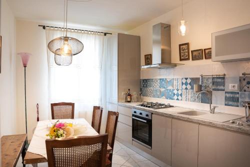 A cozinha ou cozinha compacta de Casa Montecalvoli
