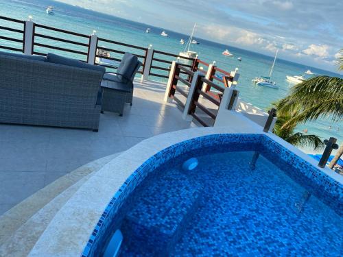 Gallery image of Cuxos Hotel Beachfront in Isla Mujeres