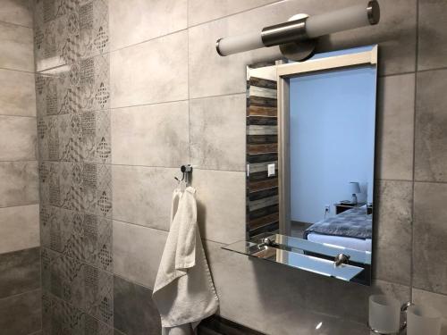 A bathroom at PODHÁJSKA 110