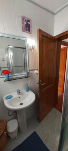Bilik mandi di Casitas Las Pereras