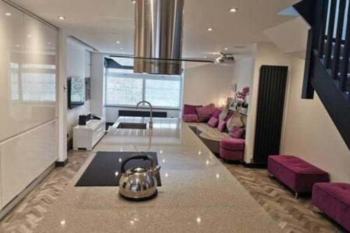 Modern duplex apartment with Cinema, sleeps 6!