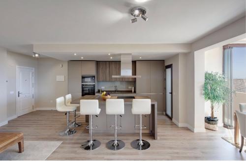 AMAZING DUPLEX NEXT TO THE BEACH IN MARBELLA, Marbella ...