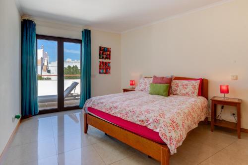 Rooftop Pool Two Bedroom Apartment in Alvor