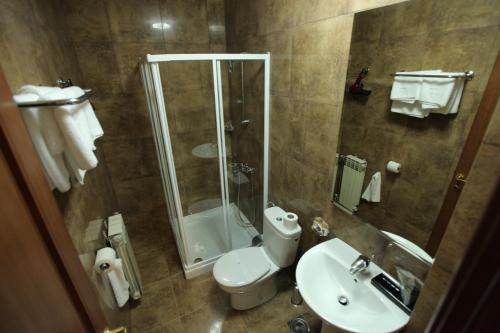 Ένα μπάνιο στο Hotel Kratis