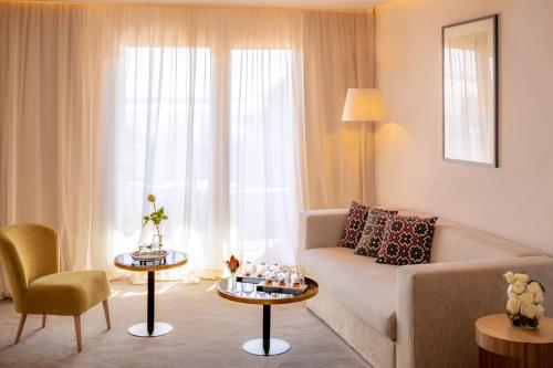 Un lugar para sentarse en Sofitel Marrakech Palais Impérial & Spa