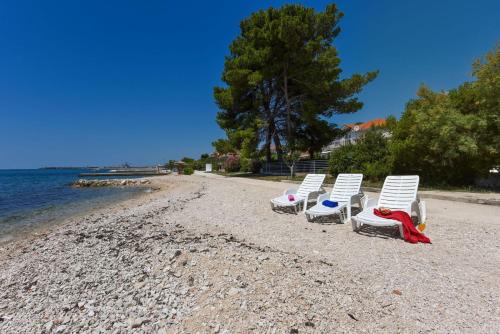 Apartments Bibinje by the Beach