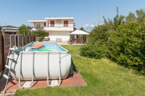 Piscina di Rhomy Apartment o nelle vicinanze