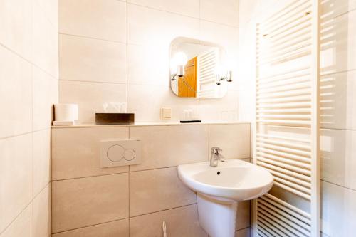 Hotel & Restaurant Lengefelder Warte builder 3