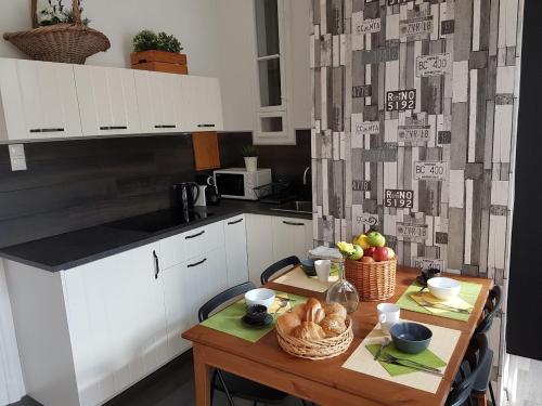 Cozy Design Downtown Apartment 1088 Budapest, 17 Bródy Sándor utca kép - 3
