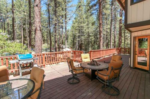 Balkoni atau teres di The Lodge at Snow Summit Home