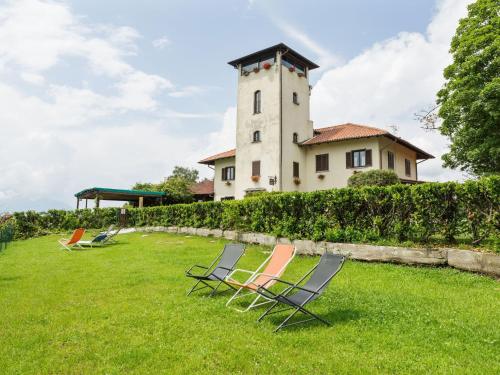 Quaint Farmhouse in Verbania with Garden