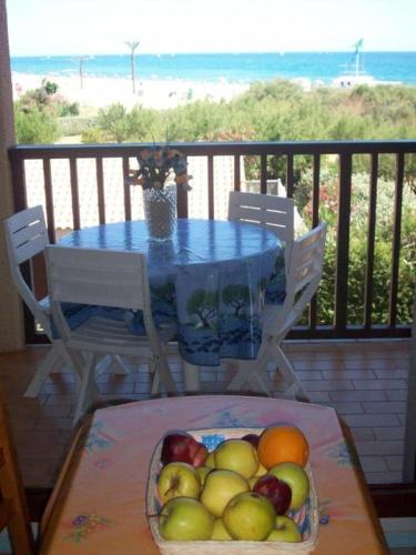 F2 - Front de Mer - Les Pieds Dans l'Eau - Appartement Situé à Saint-Cyprien Plage Sud - 30M Mer et Plage - et Non 500M- Avec Une Belle Vue sur Mer Depuis la Terrasse - Piscine - Parking Privatif - 4 Personnes