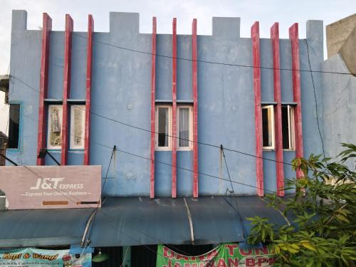 Kost Ruko Biru, Jakarta, Indonesia