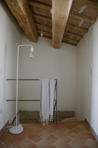 Ένα μπάνιο στο Borgo Loretello