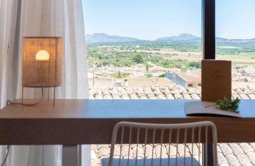 Nespecifikovaný výhled na hory nebo výhled na hory při pohledu z hotelu