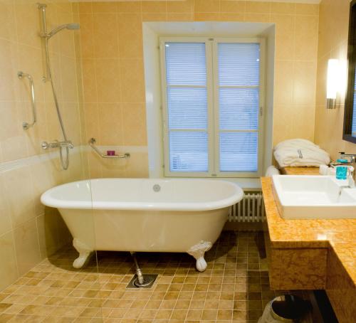 Salle de bains dans l'établissement Hämeenkylän Kartano