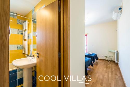 Ванная комната в Villa AcquaMarina - 5 bedroom, water front villa