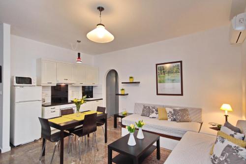 Gallery image of Aloe Luxury Apartments in Porto Heli