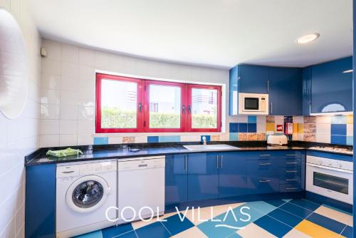 Villa AcquaMarina - 5 bedroom, water front villa