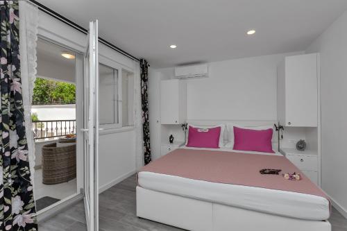 Luxurious studio apartment Jube