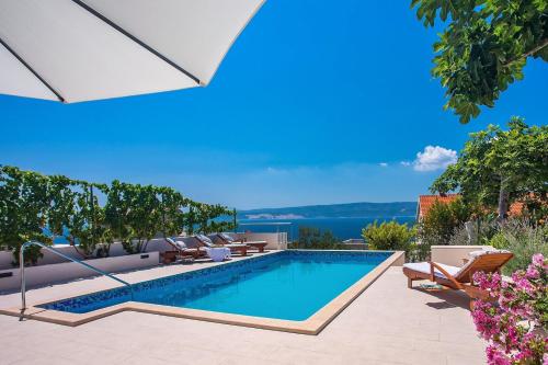 Villa Dasianda - only 90 m from the beach, private 30msq heated pool