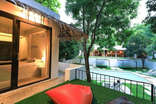 สวนหย่อมนอก Vorona Resort