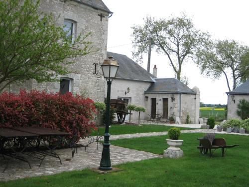 Taman di luar La Ferme des 3 Maillets