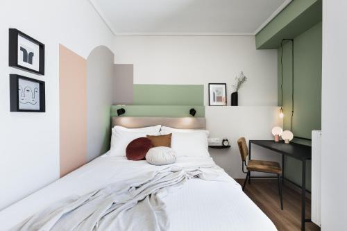 Iconic 1BR Apartment in Koukaki by UPSTREET