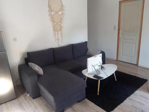 Photo de la galerie de l'établissement appartement f1 meublé 3 personnes, à Aubenas