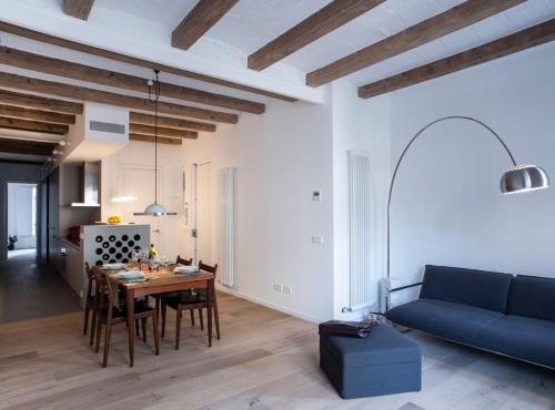 Villaroel · Modern flat in San Antoni
