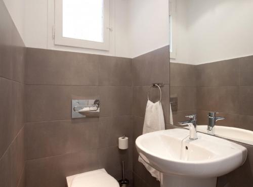 Napoles · Modernist flat close to Sagrada Familia