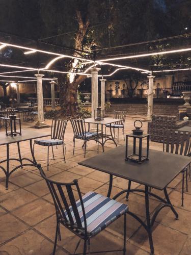 Restoran atau tempat lain untuk makan di Franschhoek Country House & Villas