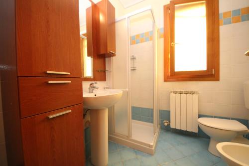Koupelna v ubytování Residence Sole e Mare appartamenti