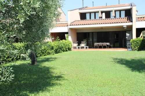 Κήπος έξω από το Villaggio Barbara