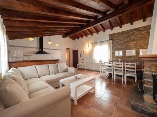 eva y maría CASA RURAL (España Rañín) - Booking.com