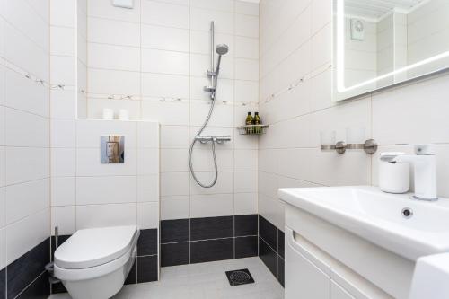 Bathroom sa Lakeview beach apartment in Viljandi