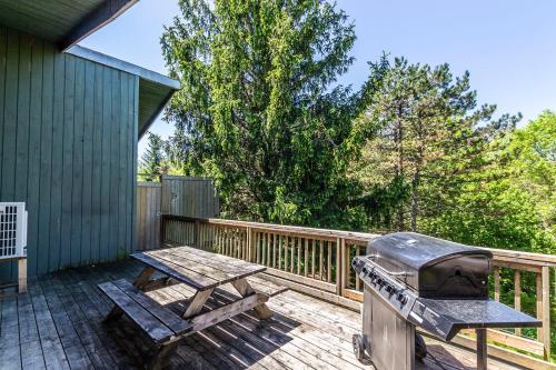 Μπαλκόνι ή βεράντα στο Mountain Trail-Smart TV-Self Check-In-Full Kitchen-Balcony-BBQ