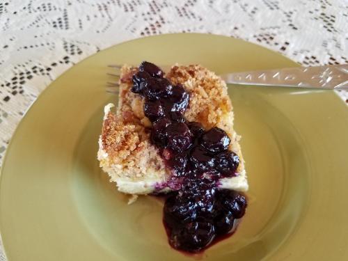 een stuk taart op een gele plaat met een vork bij Starry Nights Ranch Bed & Breakfast in Mancos