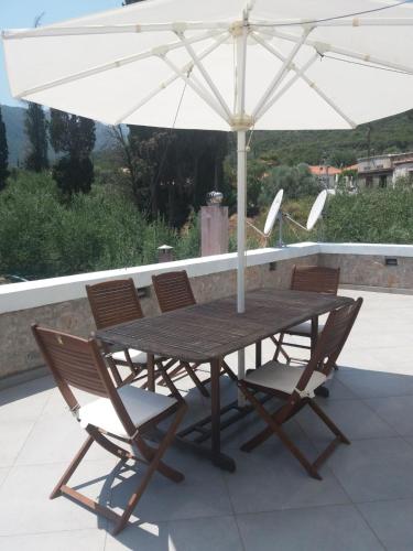 Balkón nebo terasa v ubytování Lakonian home