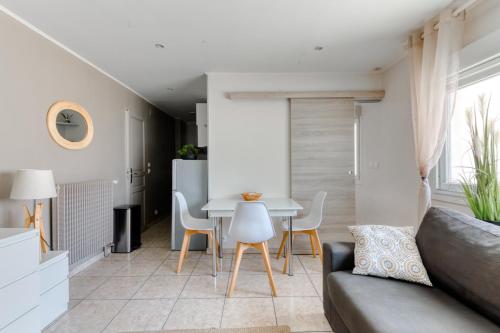Cosy apartment + secured PARKING photo 14